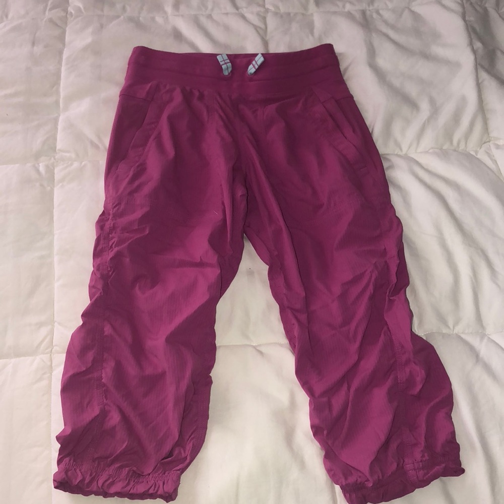 pink cropped Ivivva pants